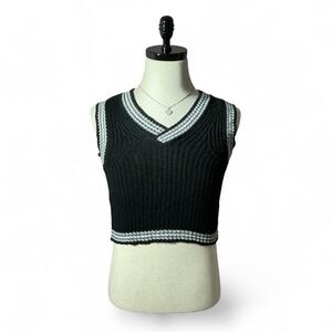 Rue21 Black Cropped Knit Sweater Vest Top White‎ Trim XS